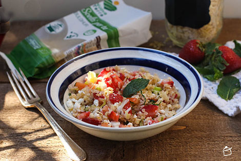 Insalata Di Bulghur Con Fragole, Menta E Feta
