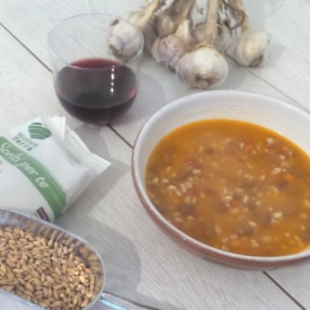 ricetta Zuppa di farro perlato – tanta salute in un piatto caldo squisito