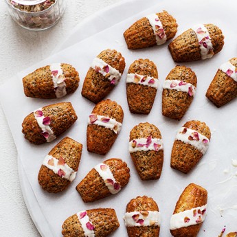 ricetta Madeleine al profumo di rosa