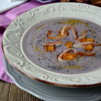 ricetta Vellutata di cavolfiore viola, zucca e pancetta croccante
