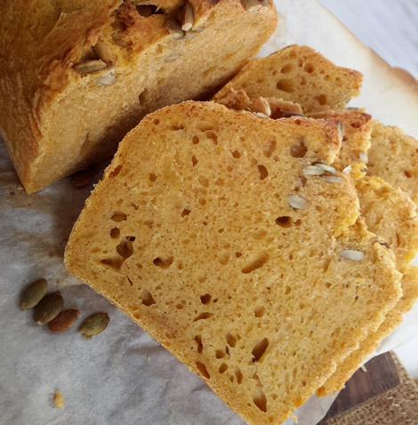 Pane alla zucca con semi