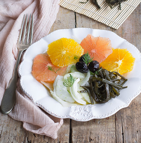 Insalata di agrumi con alghe marinate