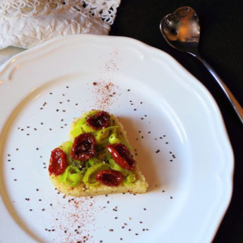 ricetta Cuore di cous cous piccante con porri e pomodorini secchi