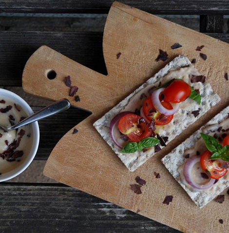 Hummus di fagioli cannellini e alga dulse