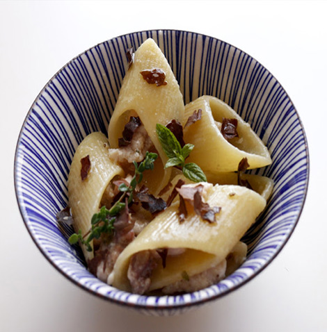 PASTA CON FILETTO DI PESCE SPADA E ALGA DULSE