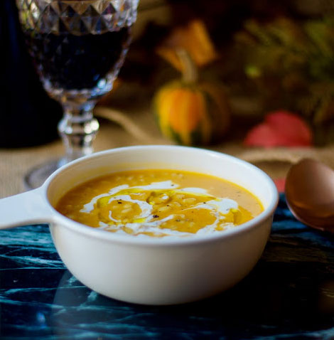 Crema di zucca con orzo perlato e creme fraîche